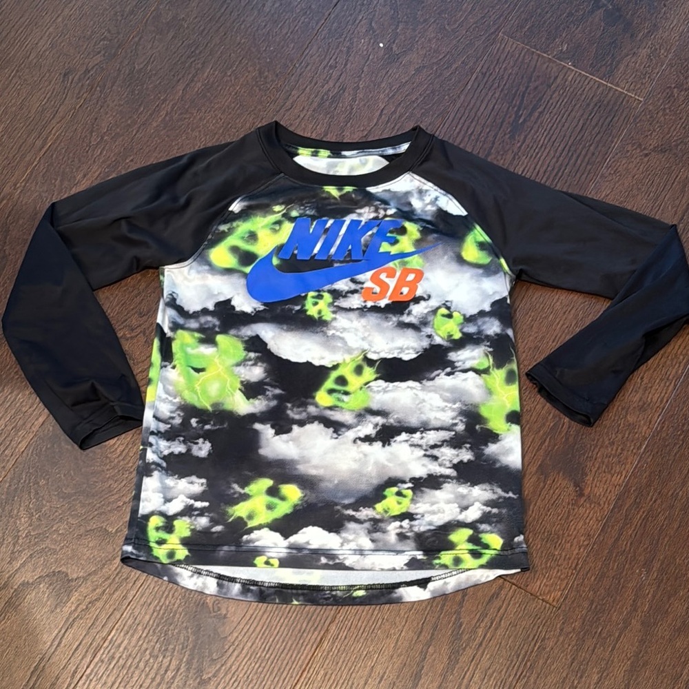 Nike Boys Dri Fit Short Sleeve T-Shirt - Black and Blue Size Medium